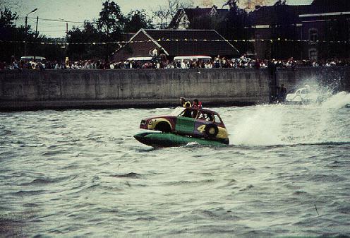 citroen 2cv swims