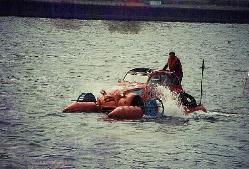 citroen 2cv swims