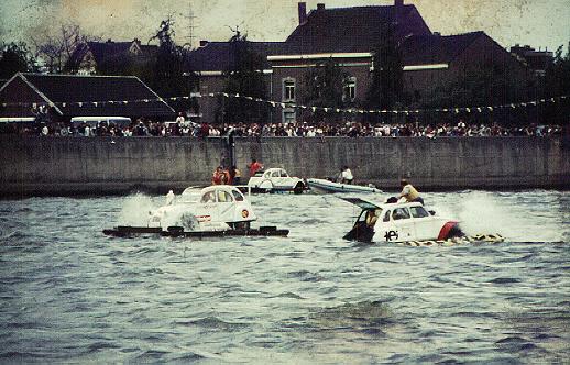 citroen 2cv swims