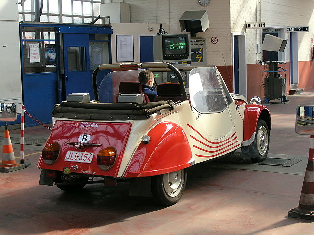 citroen 2cv cabriolet in 2004