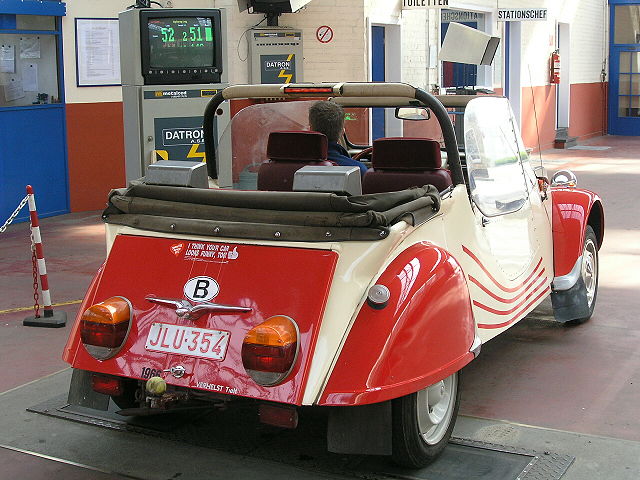 citroen 2cv cabriolet in 2004