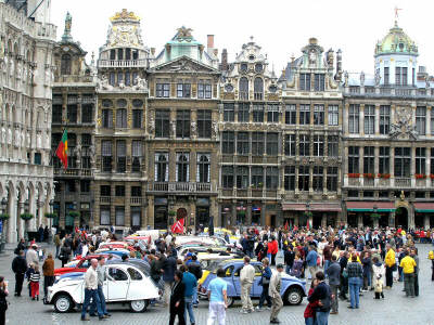 Citroen 2cv grand place