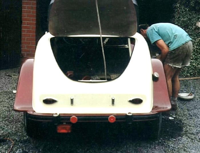 citroen 2cv picture is loading